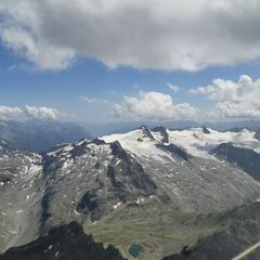 Flugwegposition um 12:54:53: Aufgenommen in der Nähe von Bezirk Surselva, Schweiz in 3247 Meter